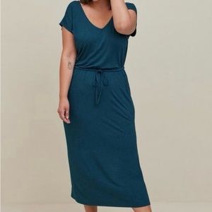 Torrid size 2 NWT Teal Midi Dress